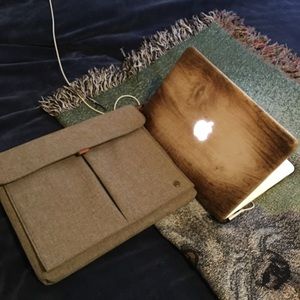 2010 Apple MacBook with adobe programs etc